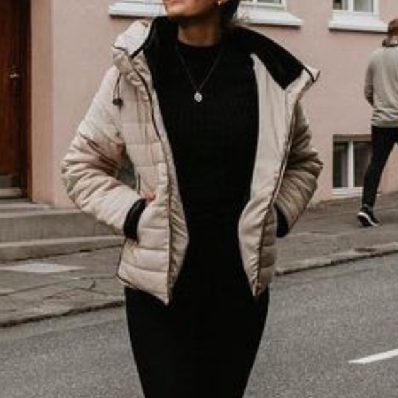 Cream puffer coat - Picture 2 of 5